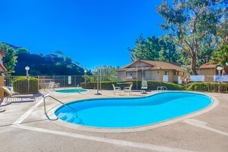 Building Photo - 265 Loma Alta Dr