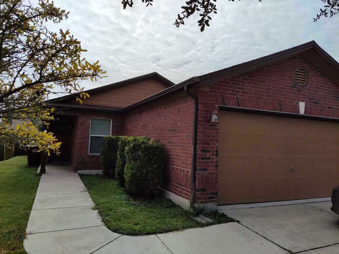 Primary Photo - 10130 Maple Ranch