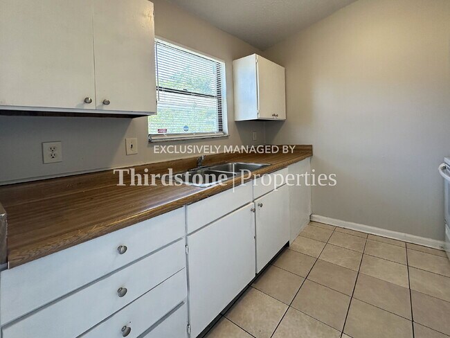 Building Photo - 5128 Indian Lakes Ct