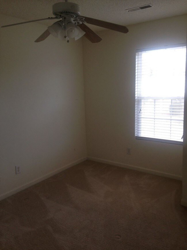 Building Photo - 3 br, 2.5 bath House - 1103 TJ Lane