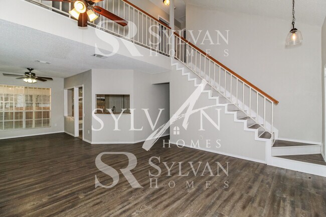 Foto del edificio - Prepare to fall in love with this 4BR, 2.5BA home.