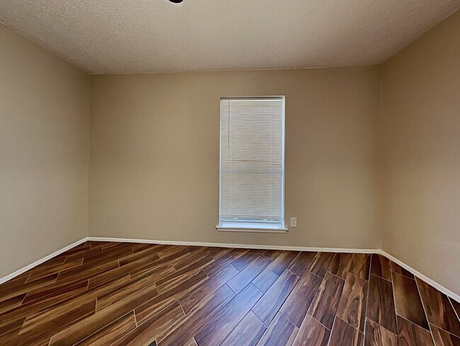 Building Photo - 24111 Spring Towne Dr