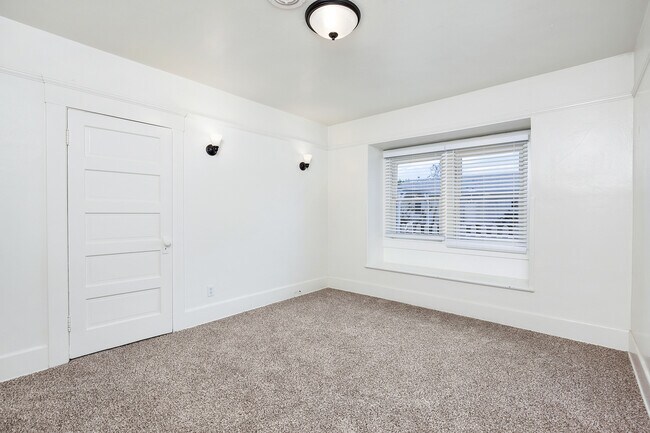 Master Bedroom - 1839 Washington Pl