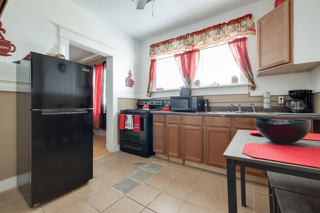 Foto del edificio - 1916 Lamar Ave