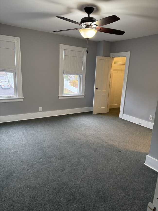 Building Photo - 50 Holbrook St