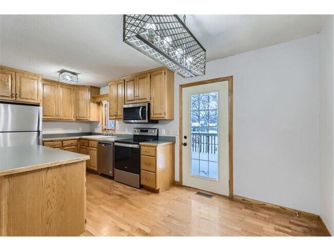 Building Photo - 5627 Lannon Ave NE