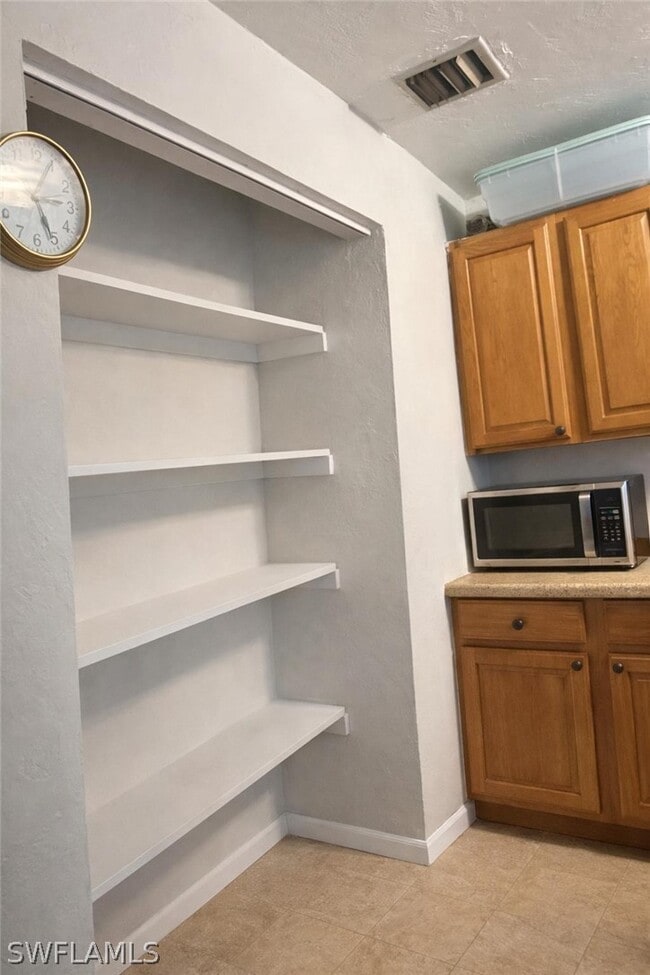 Building Photo - 5402 Hardee St