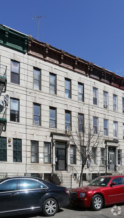 Foto del edificio - 655 Macdonough St