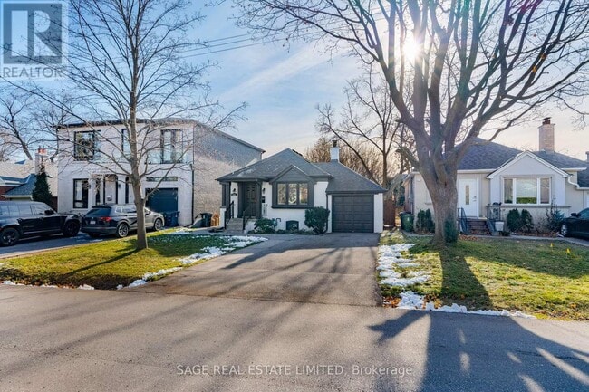 Building Photo - 131 Meadowvale Dr