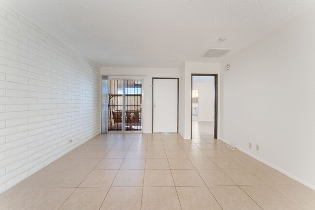 Foto del edificio - Single Story Condo  One Bedroom and One Ba...