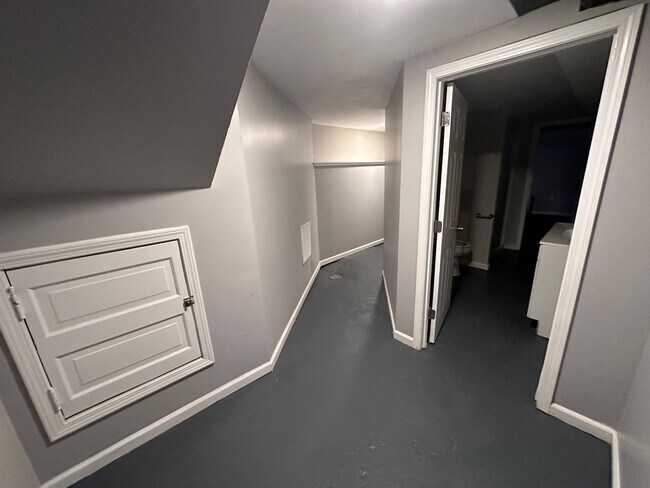 Foto del edificio - $875 - 3 bed 1 bath - Beautiful apartment ...
