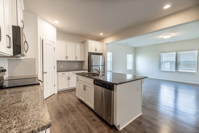 Foto del edificio - BEAUTIFUL 3 Bedroom Townhome Bonterra Village AVAILABLE NOW