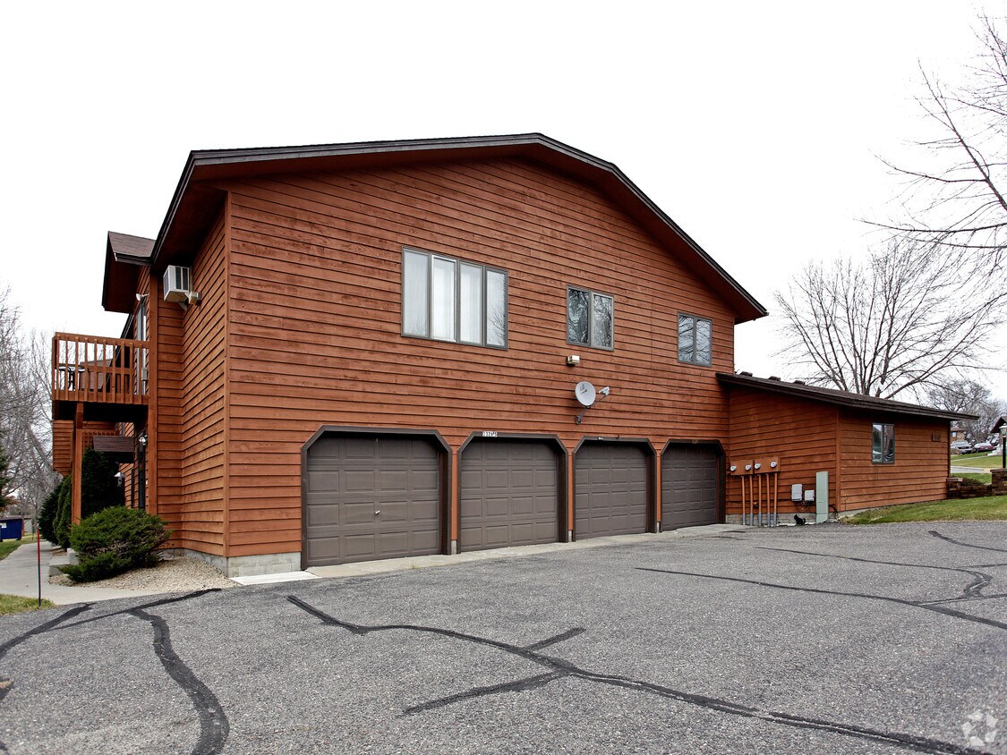 13241330 13th Street Cir, Sauk Rapids, MN 56379 Apartments in Sauk