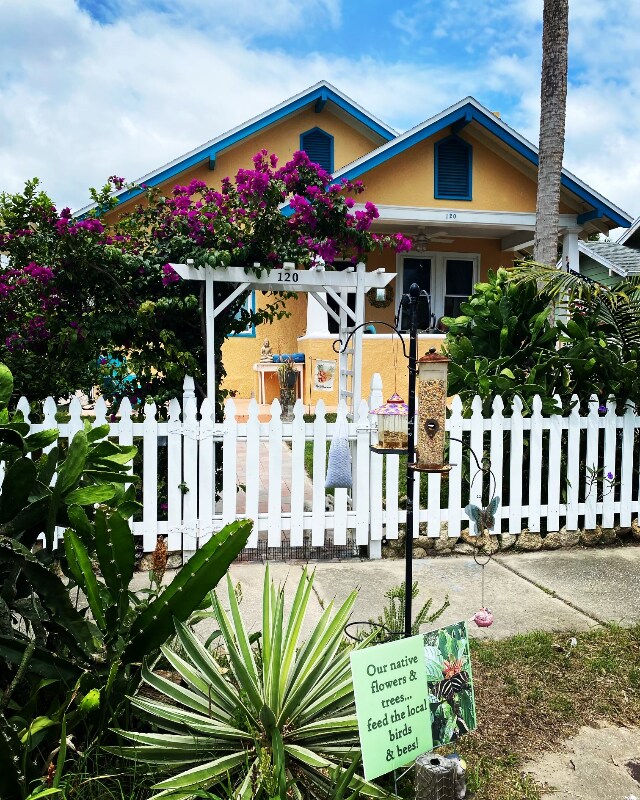 Primary Photo - 120 S Oleander Ave