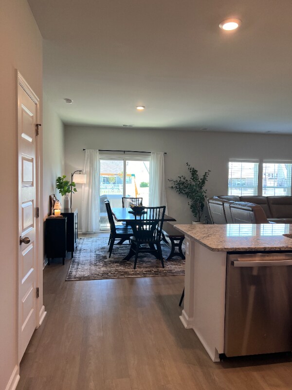 Foto del edificio - 8100 Forest Edge Dr