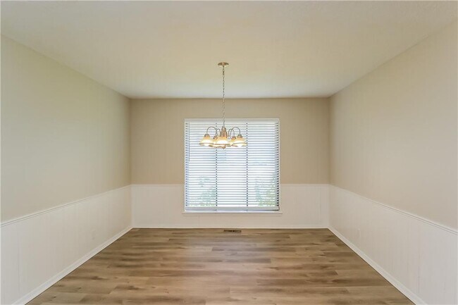 Building Photo - 3920 Green Hills Ct