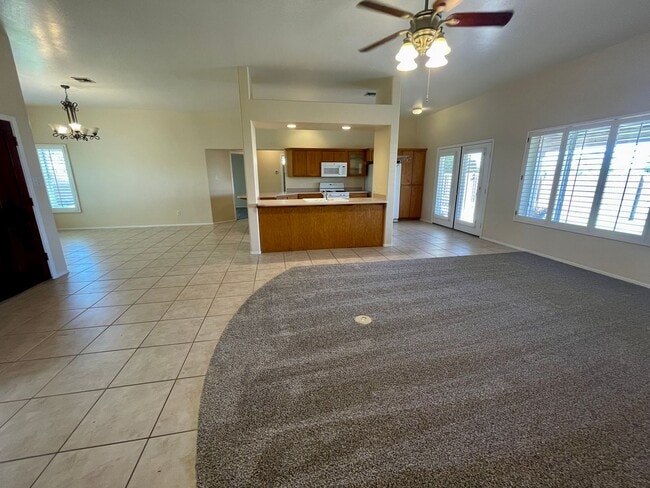 Building Photo - Mesa Del Sol Home