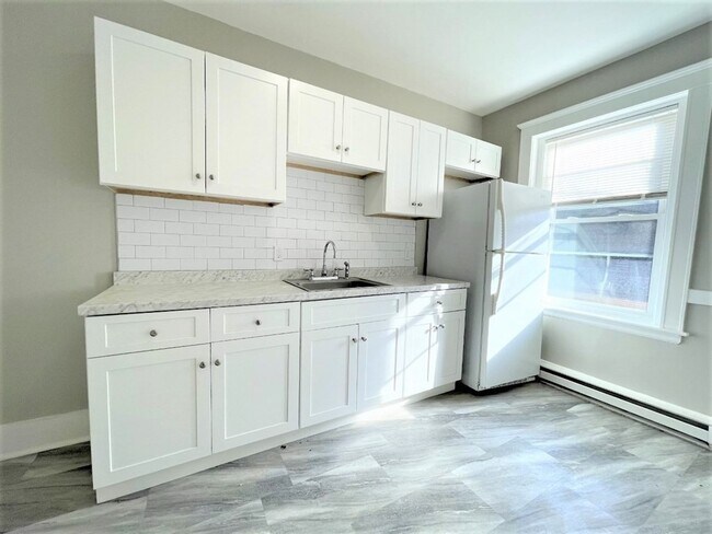Building Photo - 15 Huss Ct