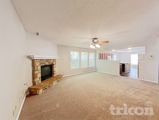 Building Photo - 7921 Crackling Ln
