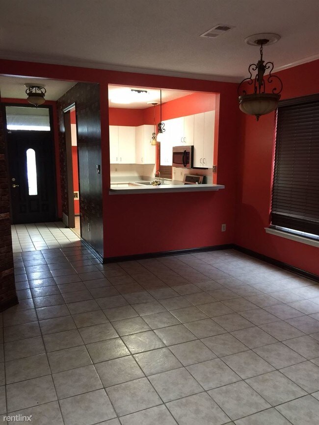 Building Photo - 2 br, 2 bath House - 703 Walnut Woods Cv S