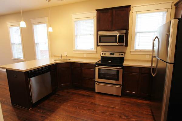 Foto del edificio - The Big Master 3 bedroom home-- A Must-See at the Cottages on Vinton. Reserve Now!