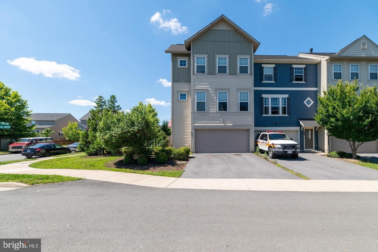 201 Fiesta Drive, Stephenson, VA 22656 Townhome Rentals in Stephenson