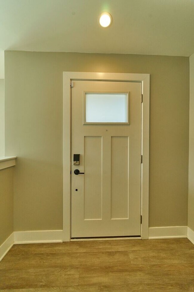 Foto del edificio - Like New Onyx Townhome Near Downtown Indy!