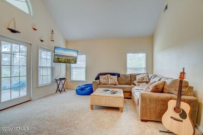 Building Photo - BEAUTIFUL BRICK HOME IN BRUNSWICK PLANTATION