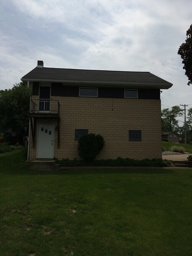 Building Photo - 701 Bechtel St