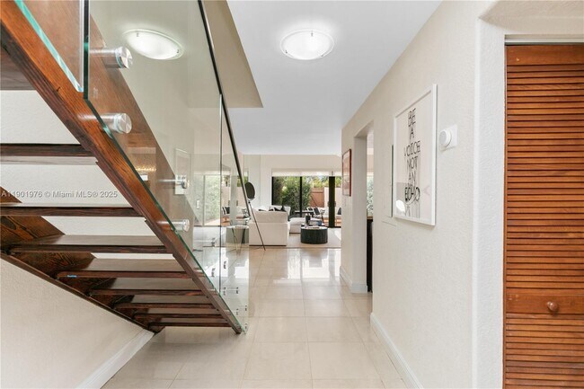 Foto del edificio - 8880 SW 133rd Pl