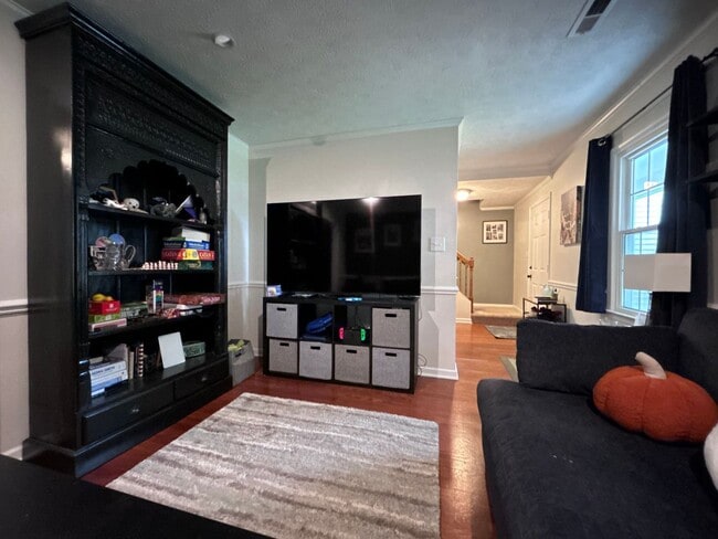 Foto del edificio - 710 Carywood Ln