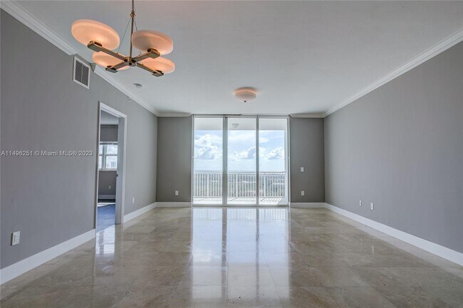 Building Photo - 15051 Royal Oaks Ln