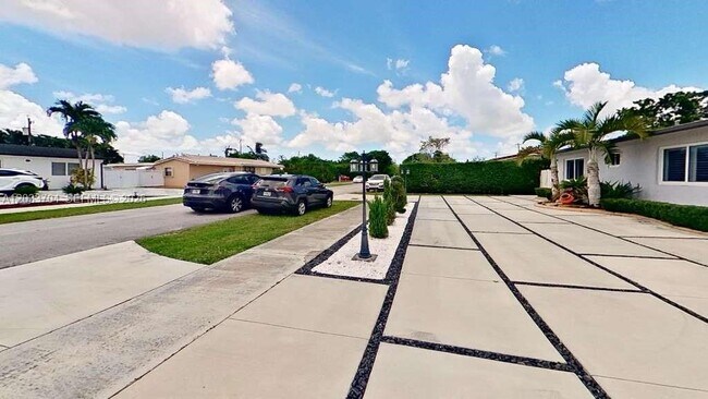 Foto del edificio - 3030 SW 96th Ave
