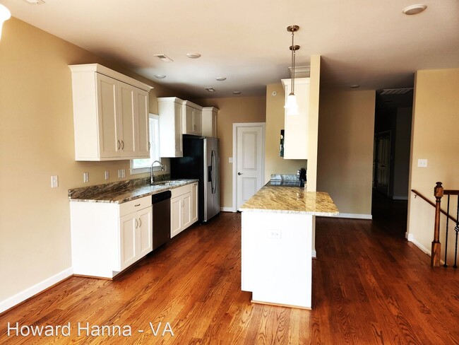 Building Photo - 2 br, 2 bath House - 605 Commonwealth Driv...