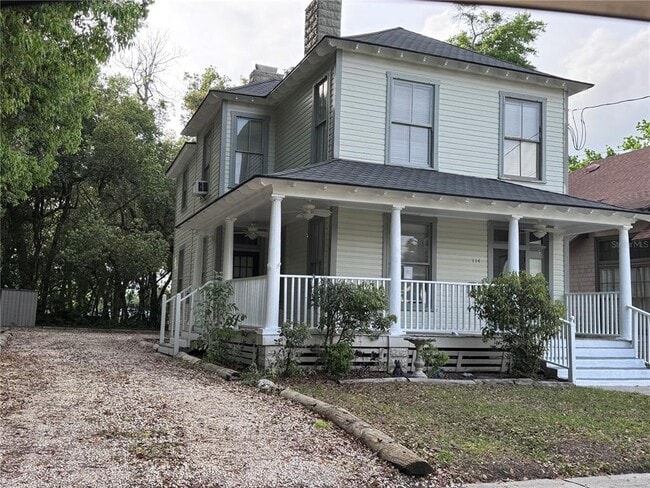 Building Photo - 114 NE Tuscawilla Ave