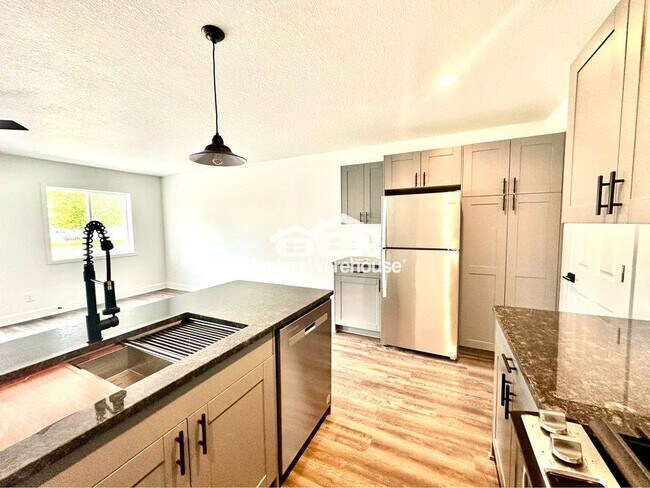 Foto del edificio - 2105 Willis Ave