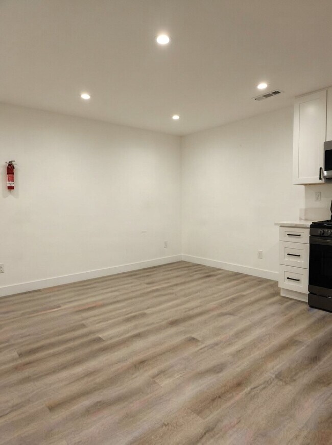 Foto del edificio - 6512 Osler St