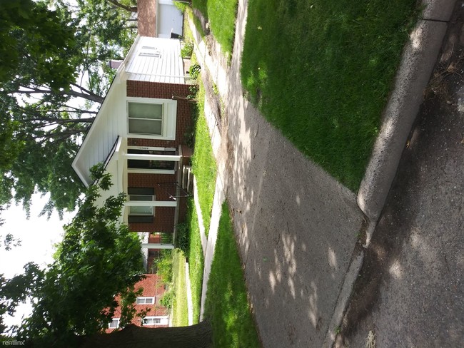 Building Photo - 3 br, 1 bath House - 16234 Strathmoor St