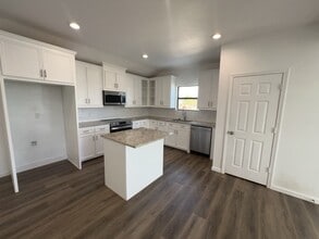 Building Photo - 695 Rd 5707