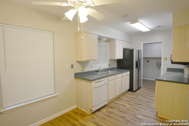 Building Photo - 410 Tango Dr