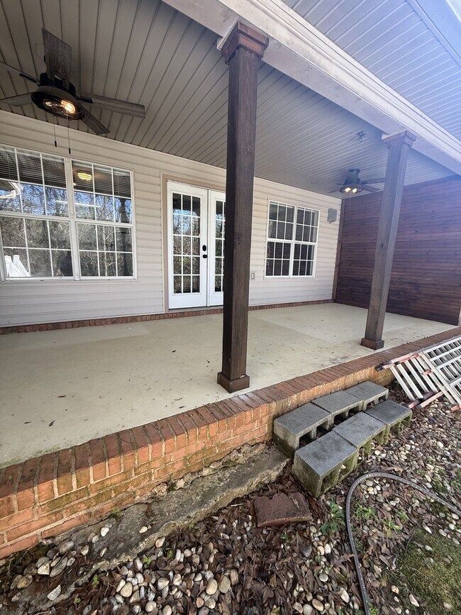 Foto del edificio - 115 Creeke Ln