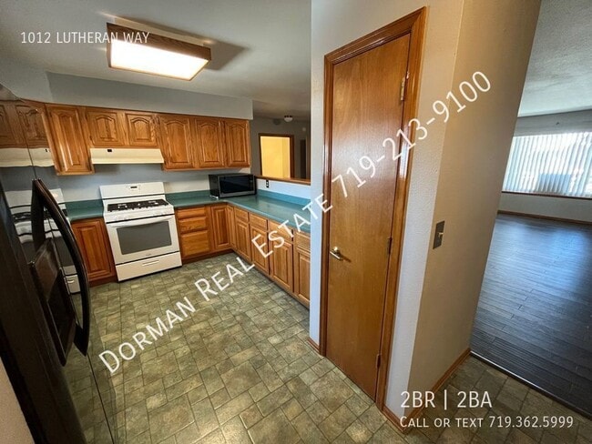 Building Photo - 55+ Community, Two Bedroom Ranch Style Tow...