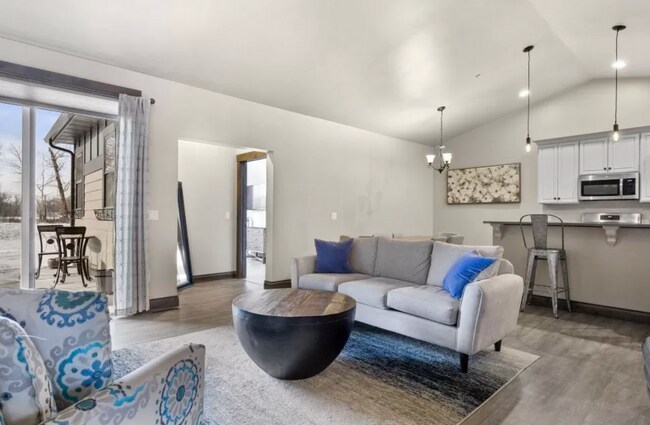 Foto del edificio - Gorgeous 3 bedroom 2 bath in Belgrade