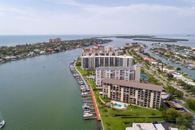 Foto del edificio - 650 Island Way