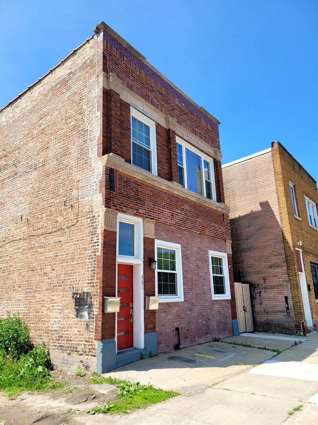 Building Photo - 331 E Kensington Ave