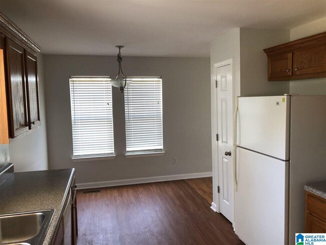 Building Photo - 805 Moonlite Dr