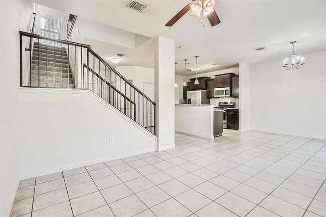 Building Photo - 1620 Bryant Dr