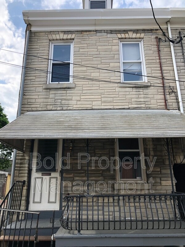 830 Buttonwood St Reading, PA 19601 Alquileres en Reading, PA