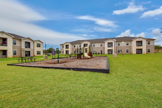 Building Photo - Cayetano Villas of LaVernia