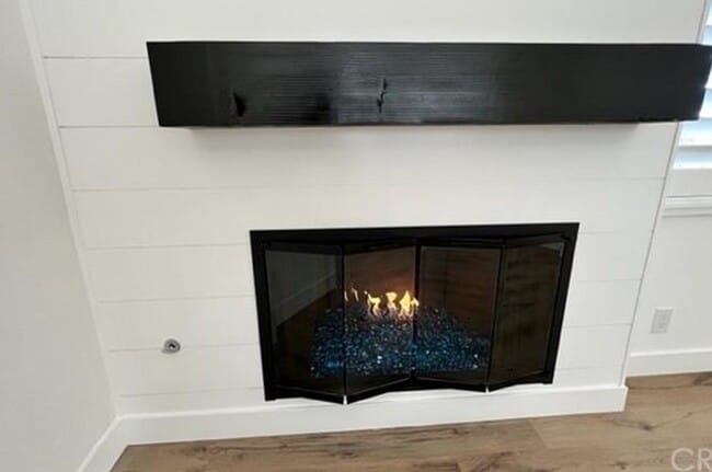 Building Photo - Beautifully Remodeled Single-Story Condo i...